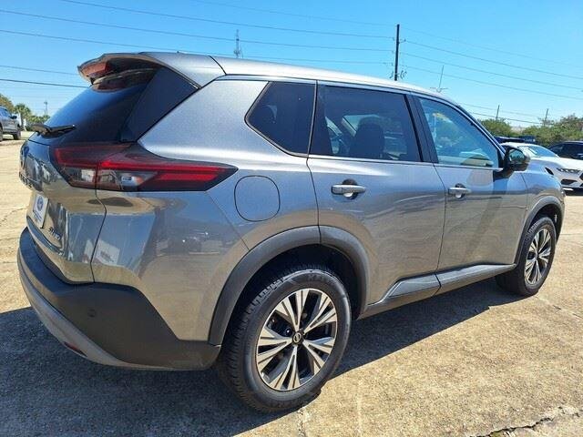 Used 2021 Gun Metallic Nissan SV image 5