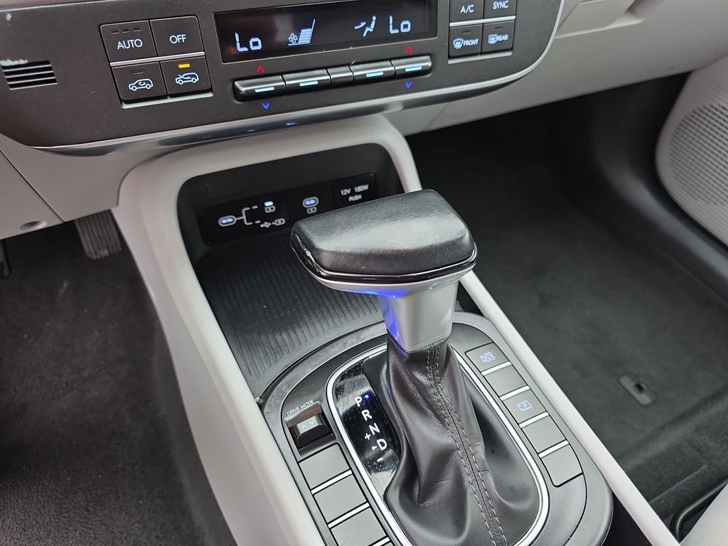 Used 2024 Cyber Gray Metallic Hyundai SEL image 30
