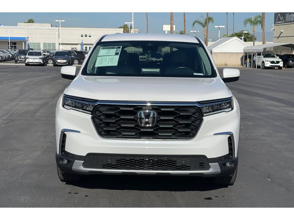 Certified Used 2025 Platinum White Pearl Honda EX-L image 9