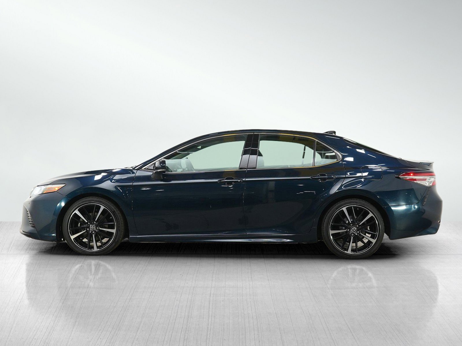 Used 2018 Toyota Camry XSE with VIN 4T1BZ1HK9JU505101 for sale in Minneapolis, Minnesota