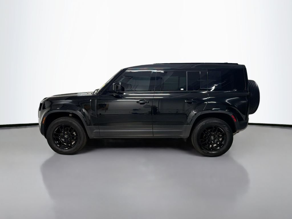 Used 2023 Black Land Rover S image 2