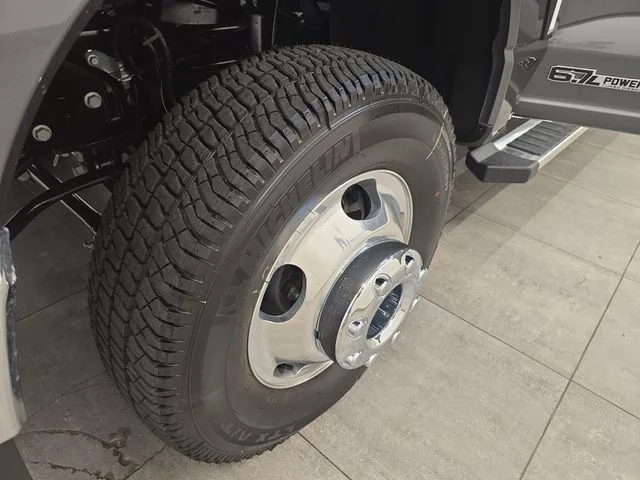New 2026 Carbonized Gray Metallic Ford F-350® Lariat® image 46