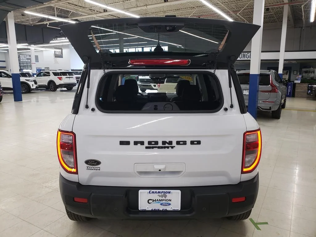 Certified Used 2025 Oxford White Ford Big Bend image 8