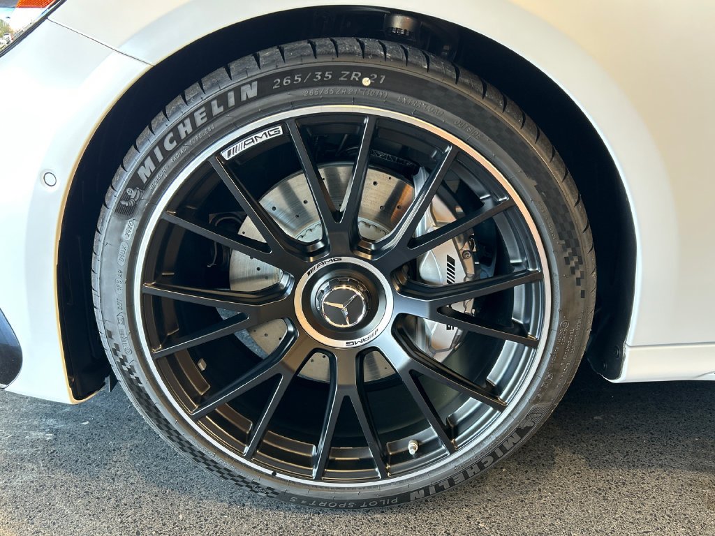 New 2027 MANUFAKTUR Moonlight White Magno Mercedes-Benz AMG® E 53 Hybrid Wagon image 30