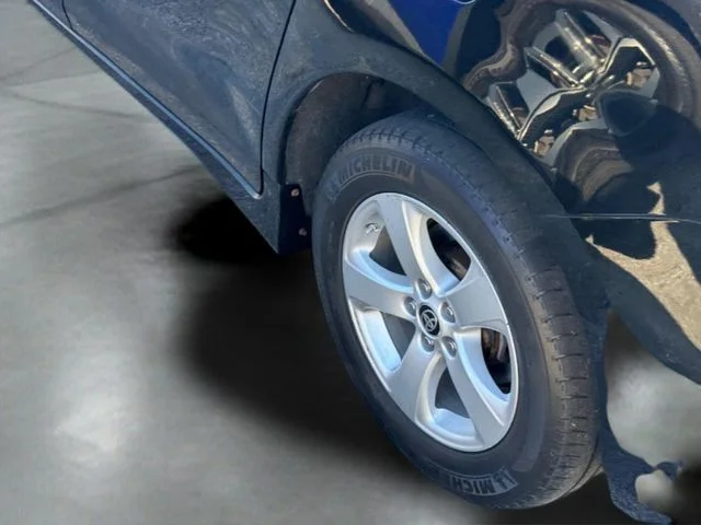 Used 2020 Black Toyota L image 21