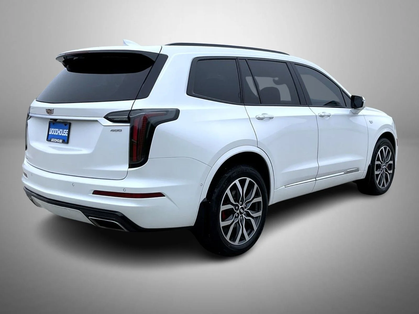 Used 2022 White Cadillac Sport image 5