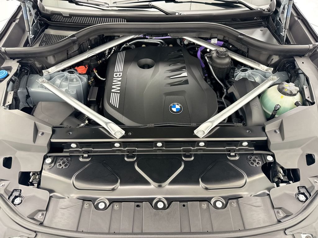 New 2026 Gray Metallic BMW xDrive40i image 28