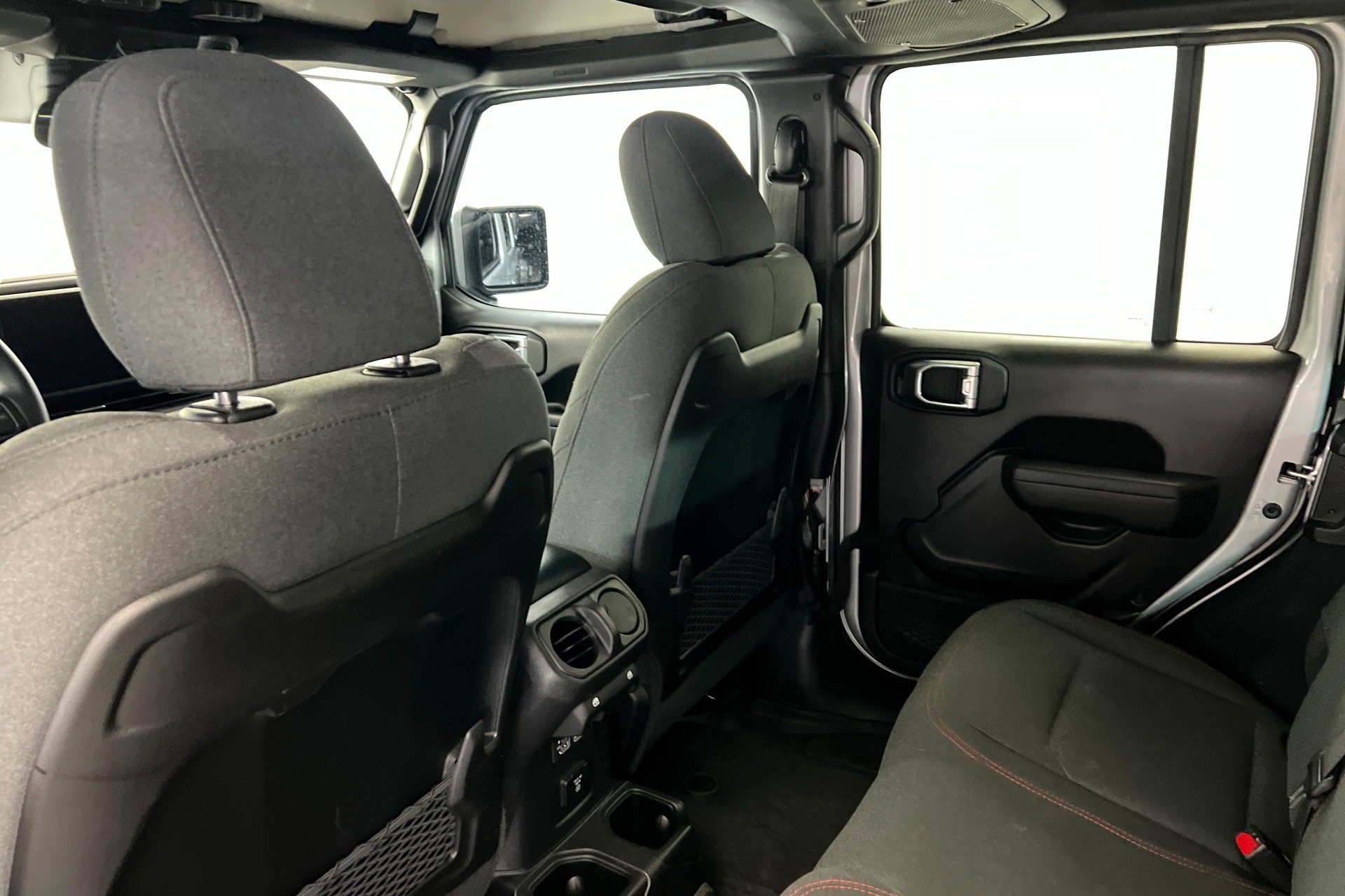 Certified Used 2024 Silver Zynith Clearcoat Jeep Rubicon image 20