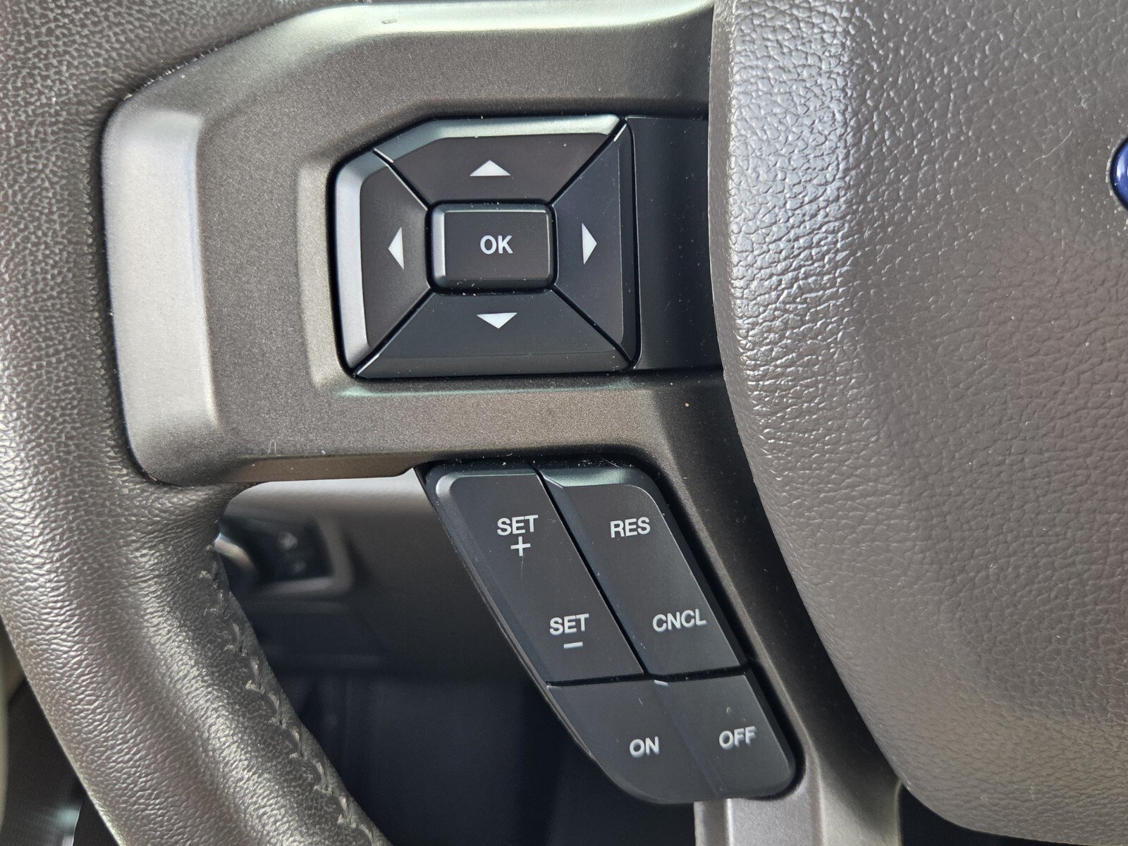 Used 2020 Oxford White Ford XLT image 24