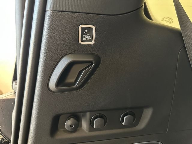 New 2026 High Gloss Black Exterior Paint Jeep Limited Reserve image 30