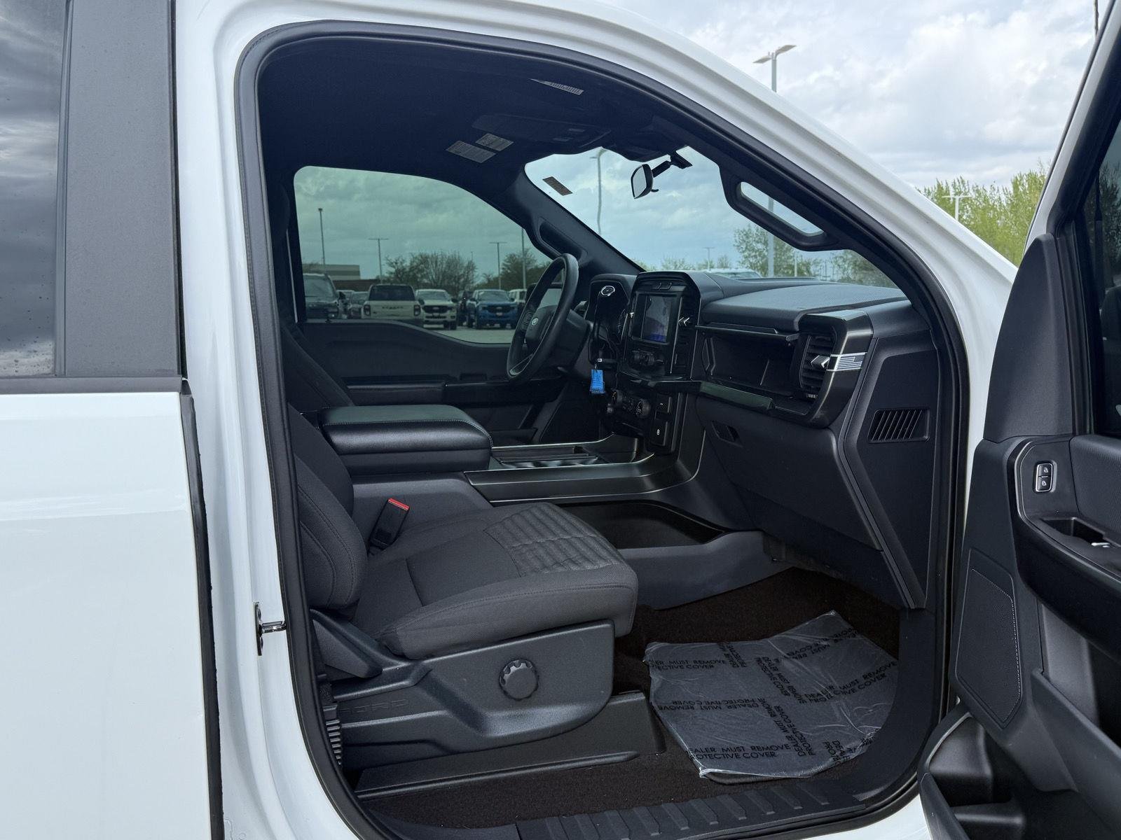 Used 2021 Oxford White Ford XL image 13