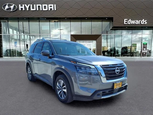 Used 2024 Gray Nissan SL image 12