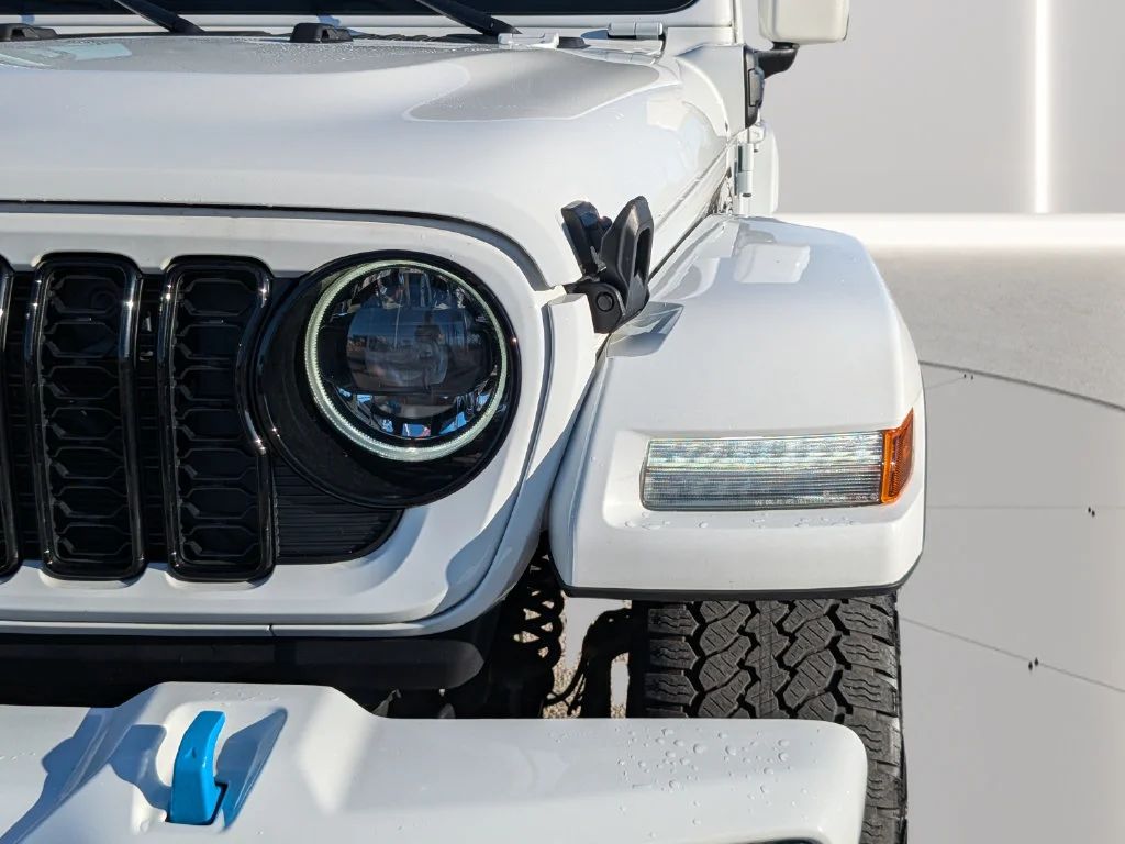 Used 2024 White Jeep High Altitude 4xe image 7