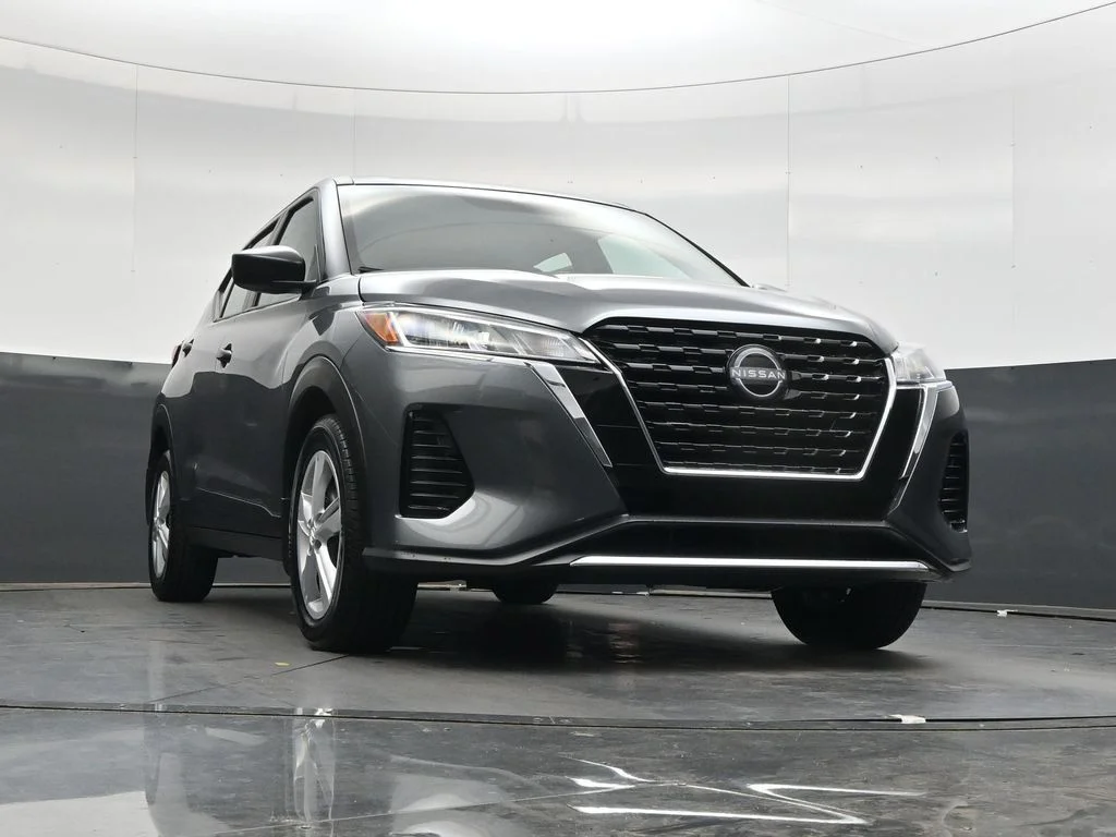 Used 2024 Gray Nissan S image 39