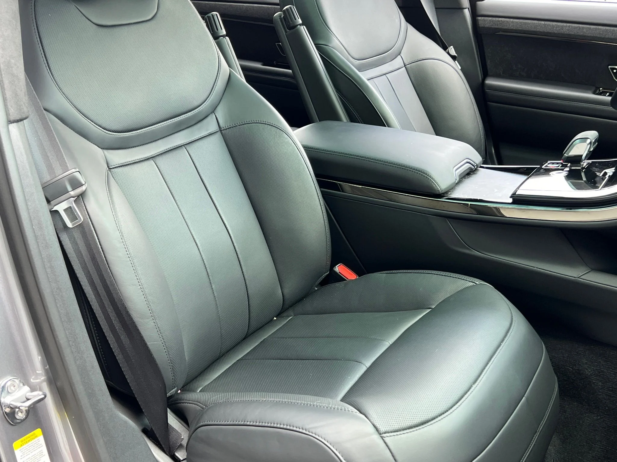 Used 2025 Gray Land Rover Autobiography image 38