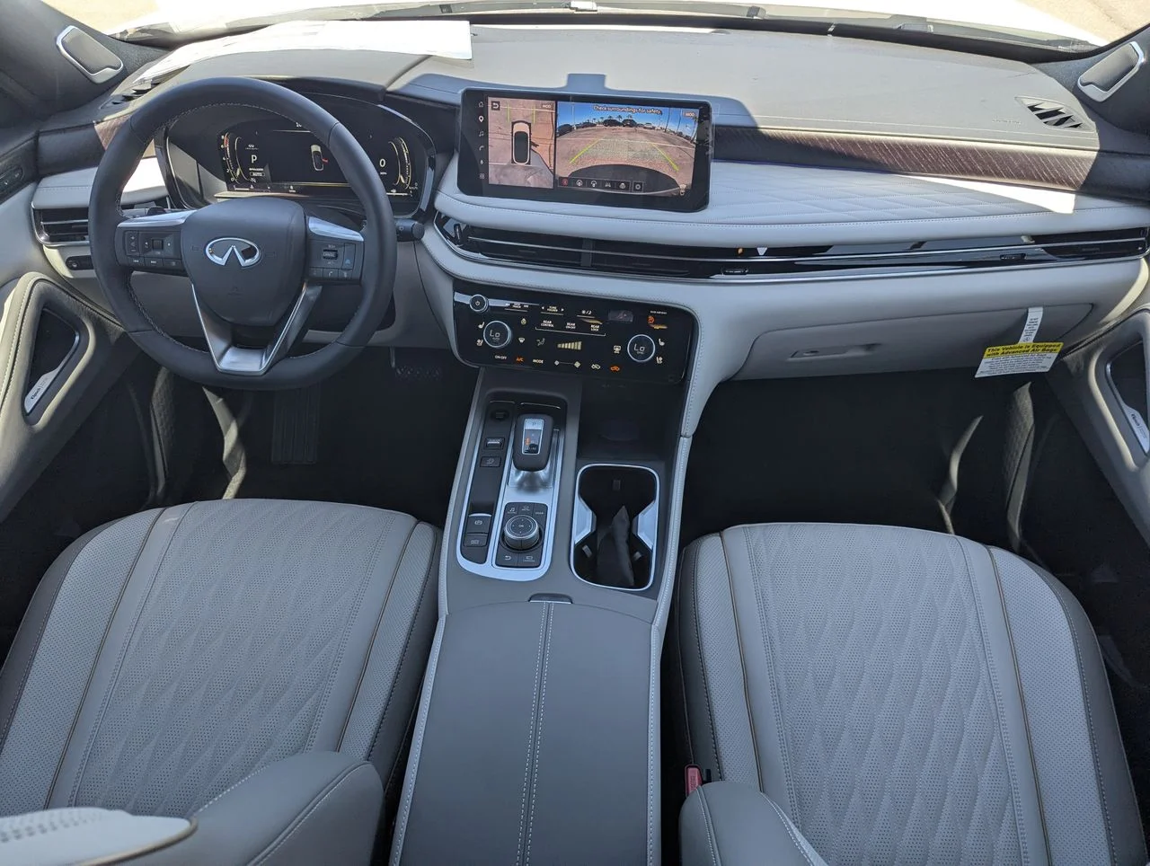 New 2027 2T RAD WHT INFINITI Autograph AWD image 27