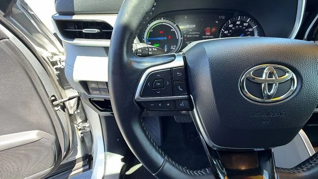 Used 2021 Silver Toyota XLE image 28