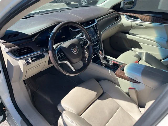 Used 2014 White Diamond Tricoat Cadillac Premium image 17