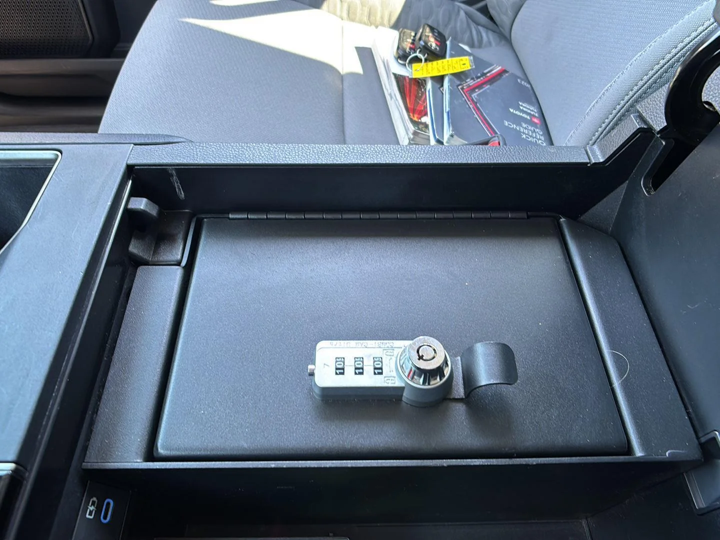 Used 2023 Ice Cap Toyota SR5 image 33