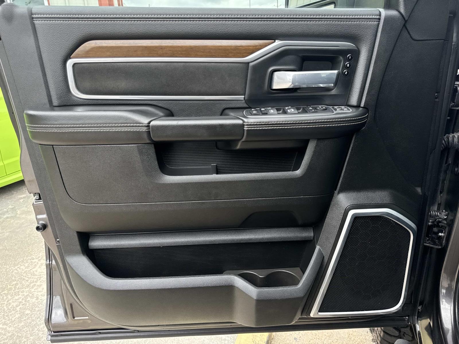 Used 2024 Granite Crystal Metallic Clearcoat Ram Laramie image 18