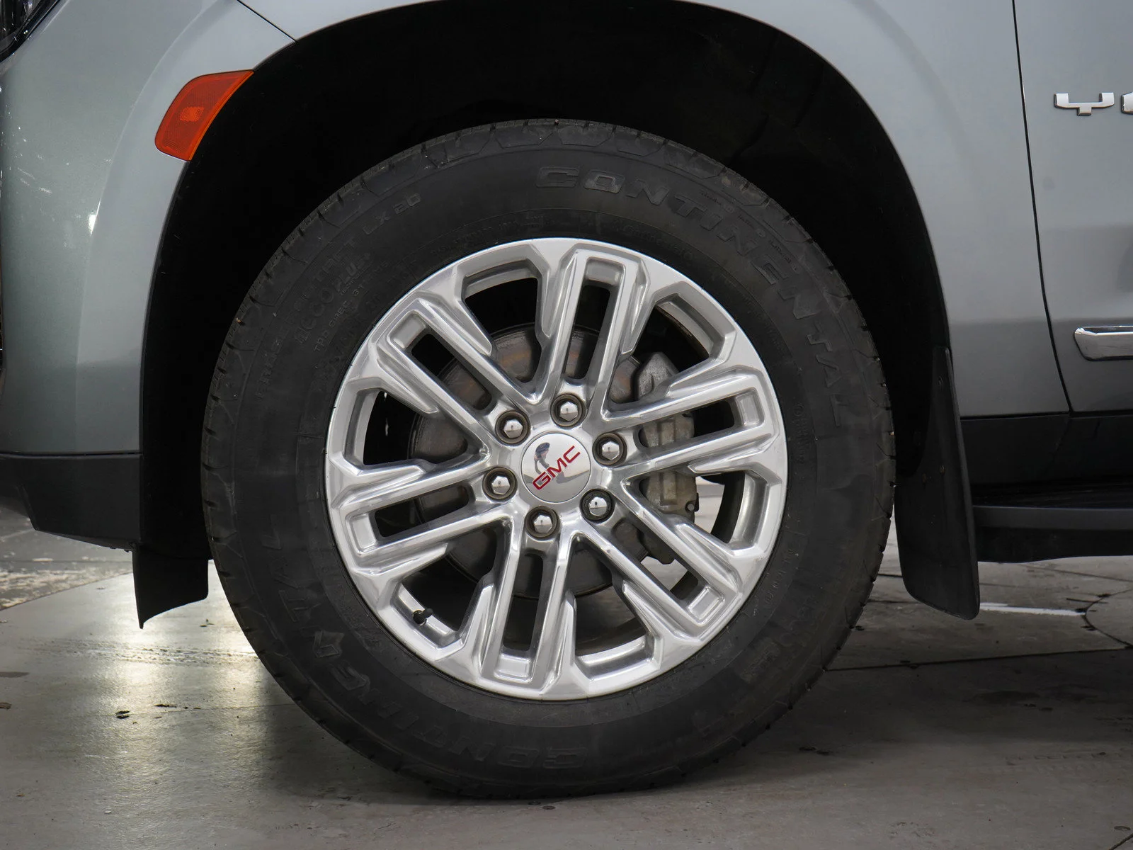 Used 2024 Silver GMC SLT image 31