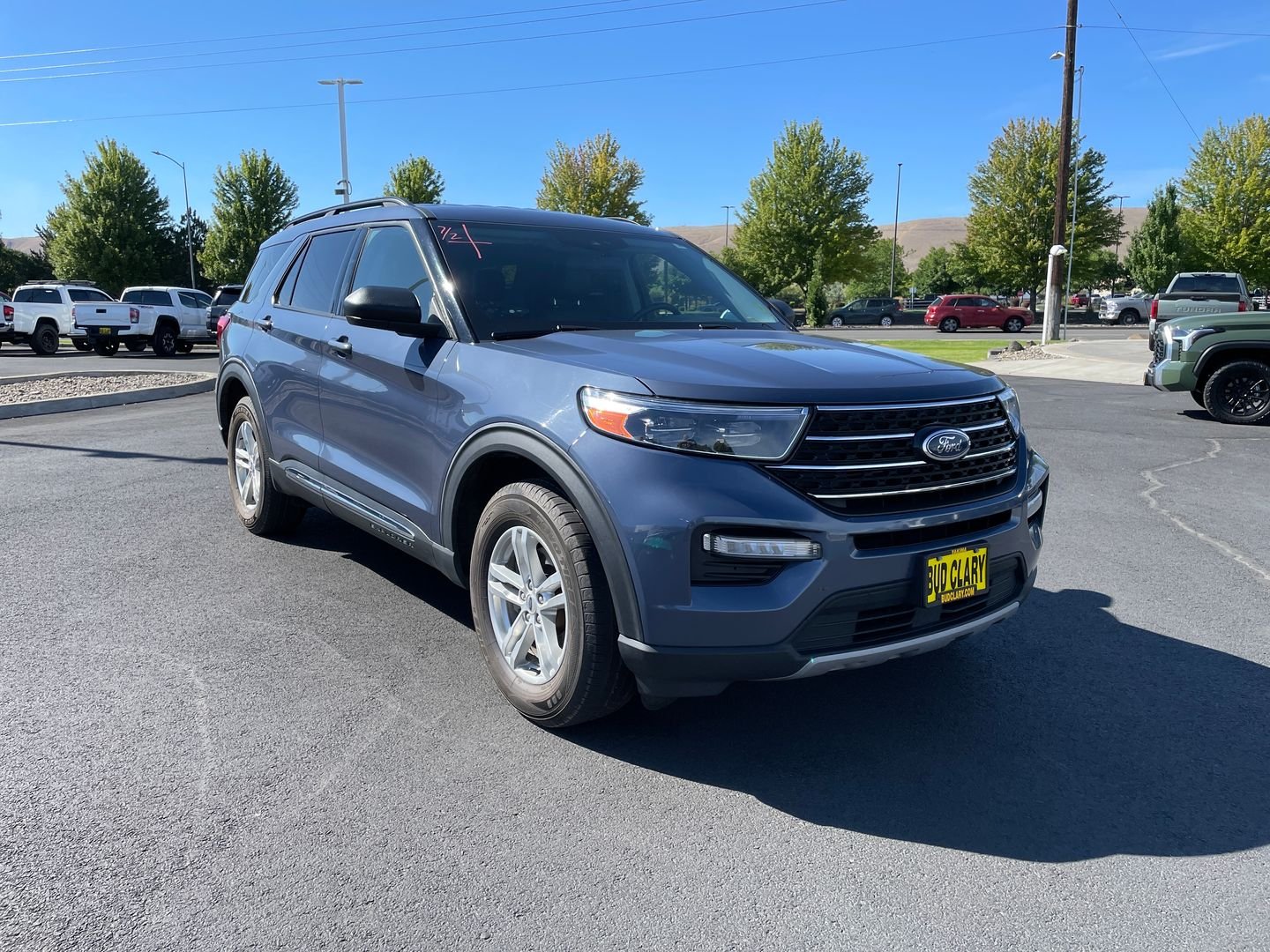 2021 Ford Explorer XLT 4WD's photo