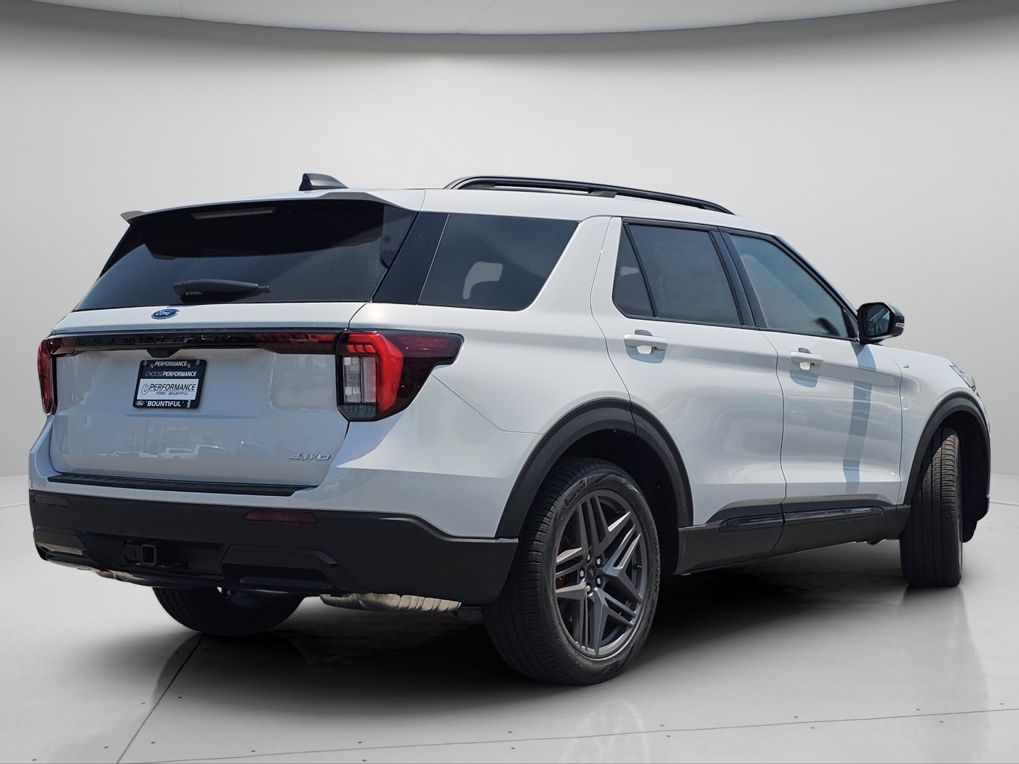New 2026 Space White Metallic Ford ST-Line image 54
