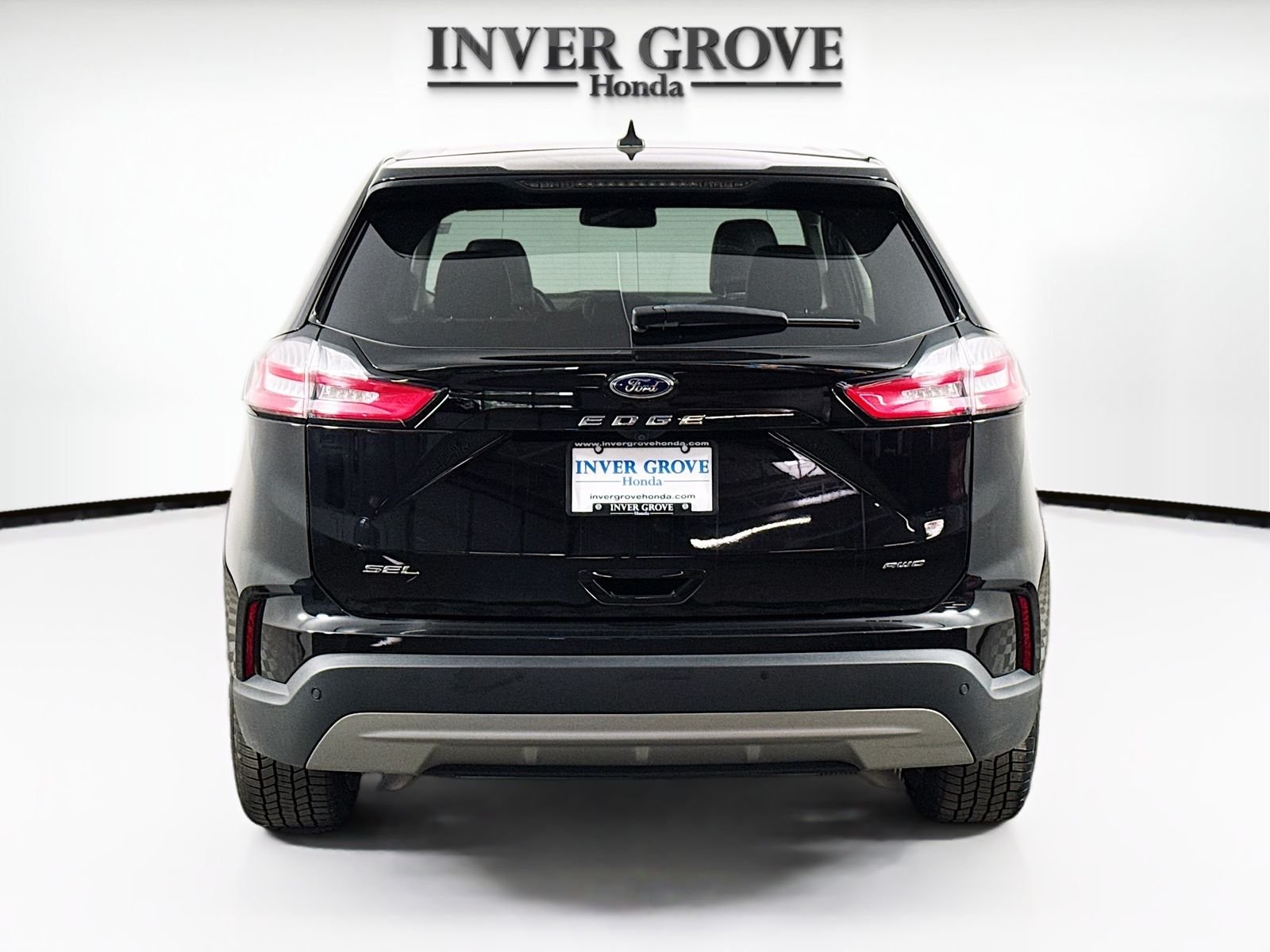 Used 2023 Black Metallic Ford SEL image 6