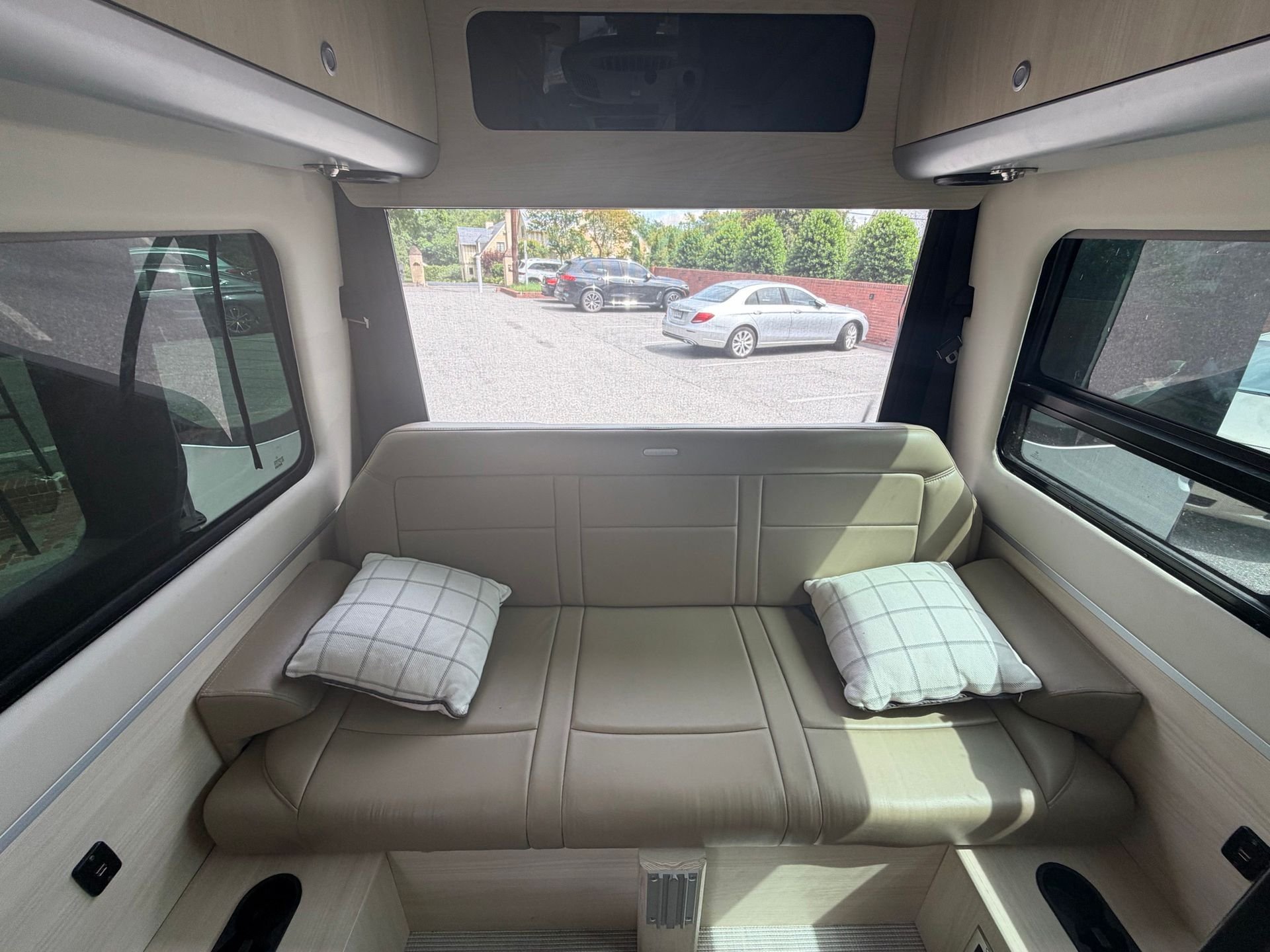 Used 2022  Mercedes-Benz AIRSTREAM INTERSTATE 19 image 32