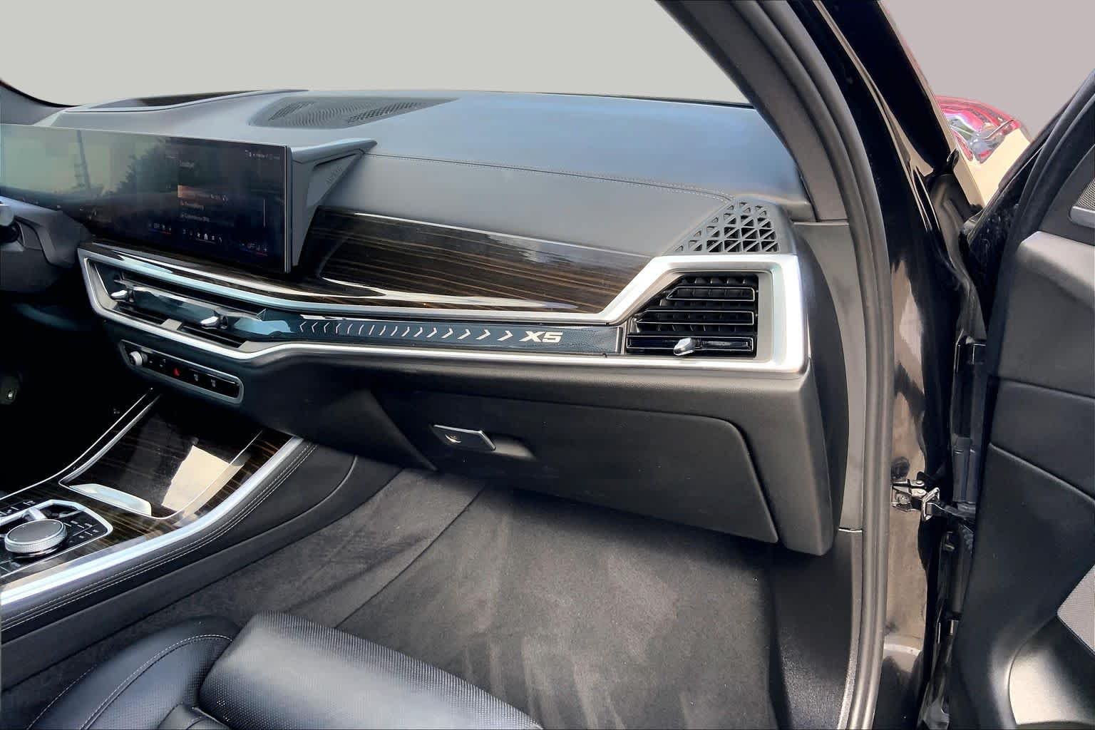 Used 2025 Black Sapphire Metallic BMW xDrive50e image 19