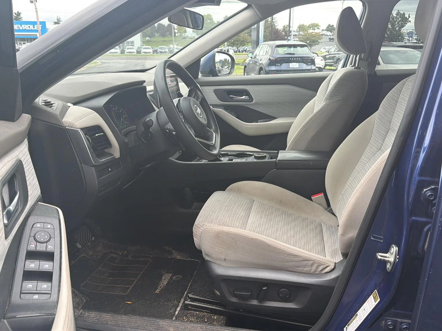 Used 2021 Caspian Blue Metallic Nissan SV image 5
