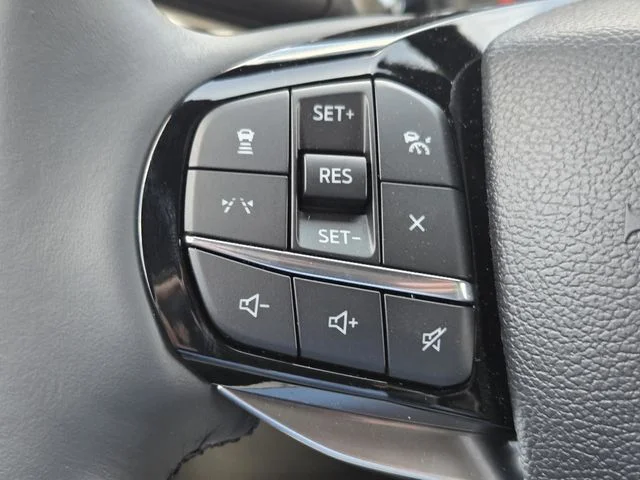 New 2026 Star White Metallic Tri-Coat Ford Platinum™ image 21