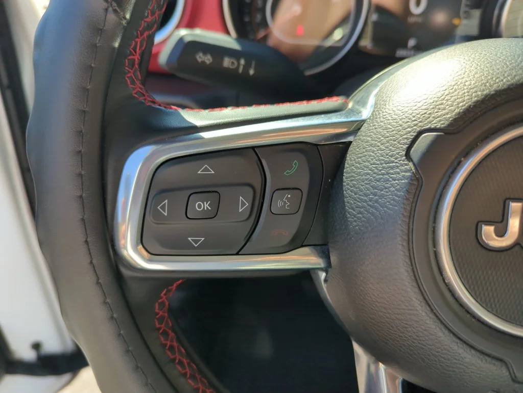 Used 2023 White Jeep Rubicon image 21
