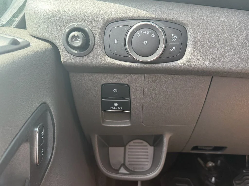 Used 2025 Oxford White Ford Base image 29