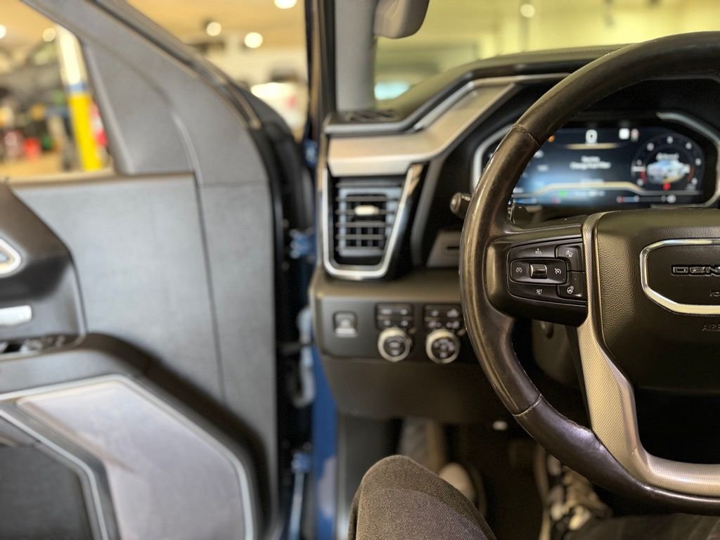 Used 2022 Pacific Blue Metallic GMC Denali image 7