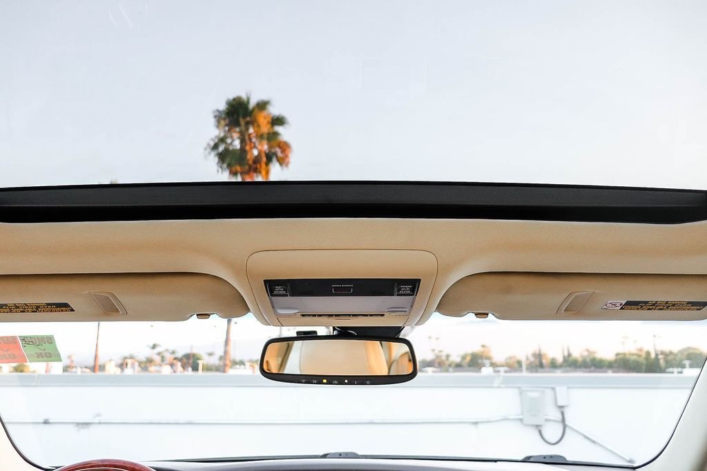 Used 2016 White Pearl Lexus 460 image 19