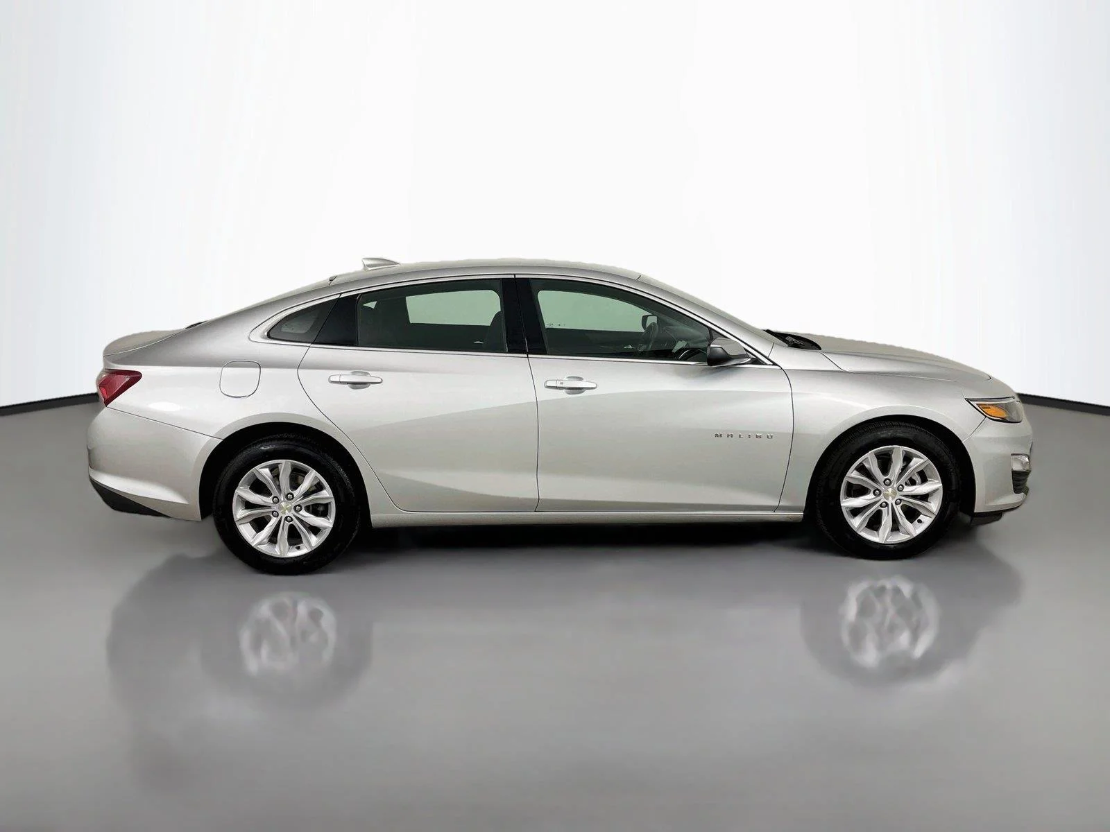 Used 2020 Silver Ice Metallic Chevrolet LT image 17