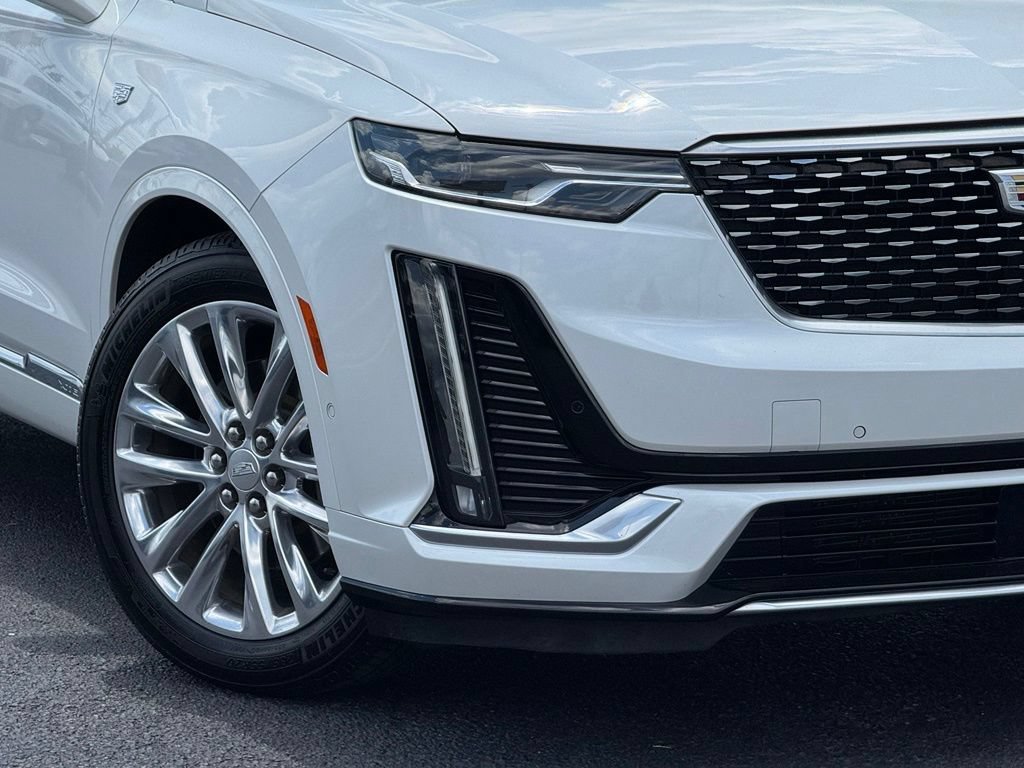 Used 2020 CRYSTAL WHITE TRICOAT Cadillac FWD Premium Luxury image 11