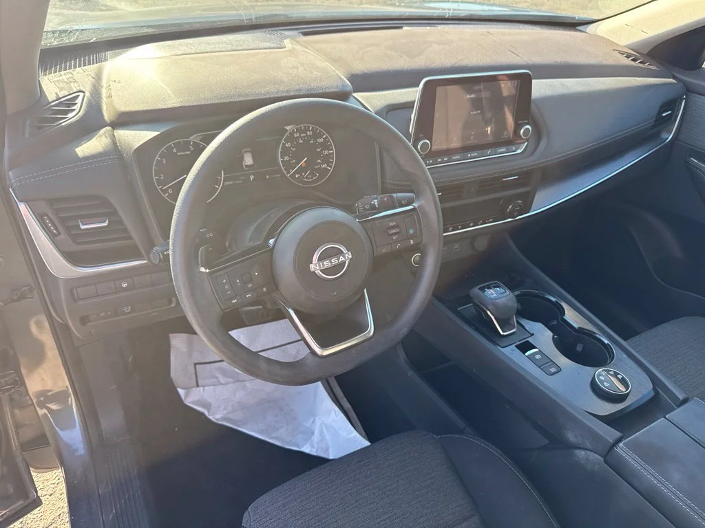 Used 2023 Gray Nissan SV image 9