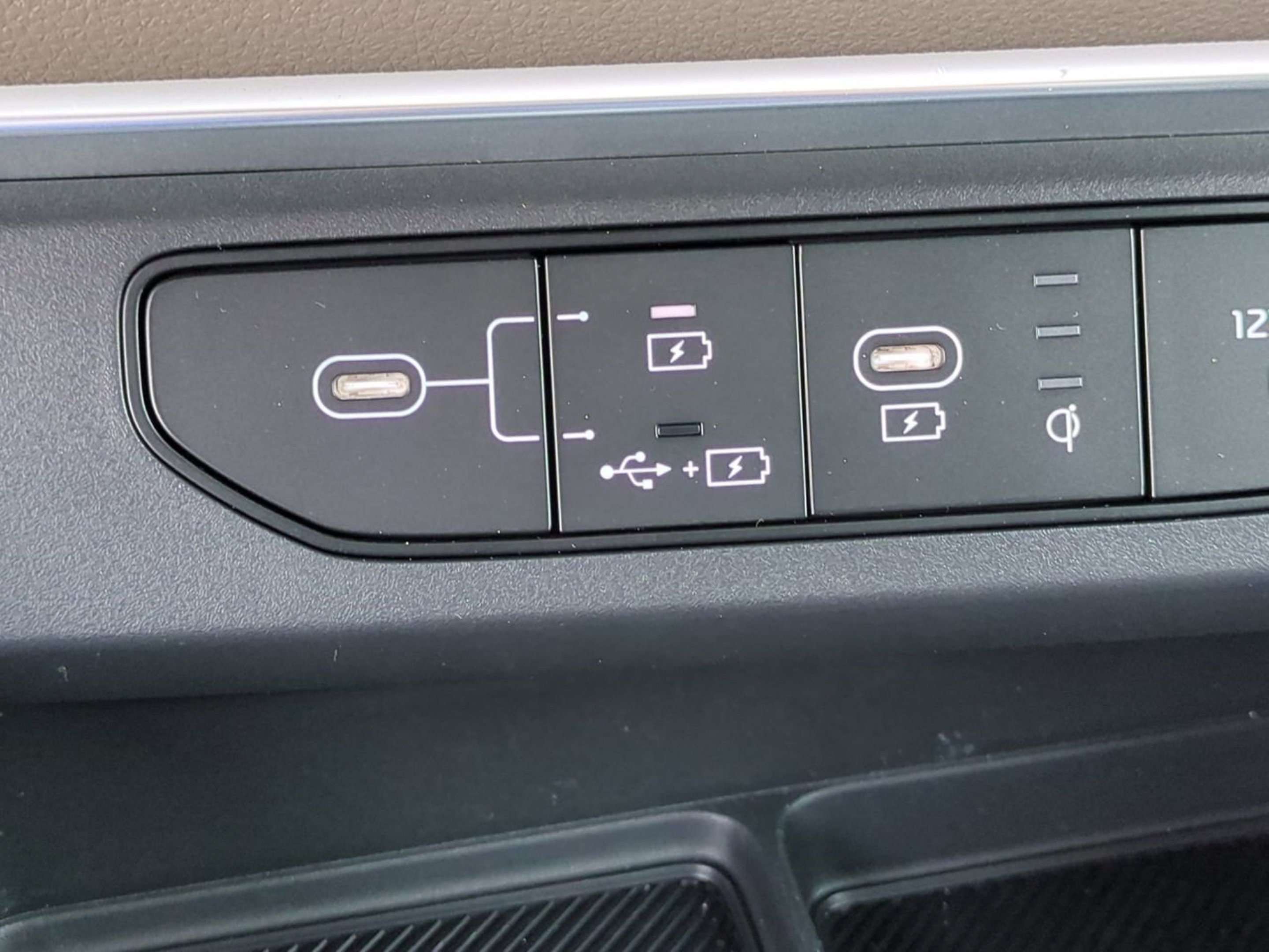 New 2026 Deep Chroma Blue Kia EX image 28