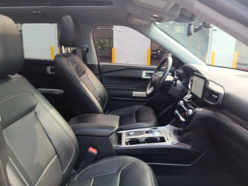 Used 2022 Black Metallic Ford Limited image 34