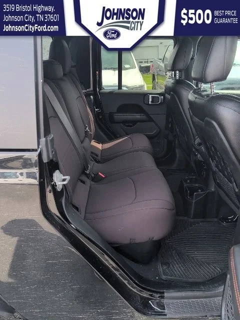 Used 2021 Black Jeep Mojave image 29
