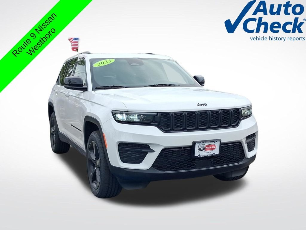 Used 2023 White Jeep Altitude X image 3