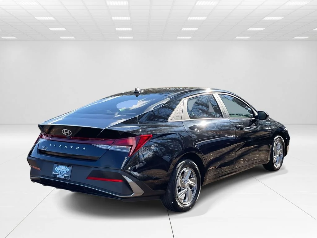 New 2025 Black Hyundai SE image 6