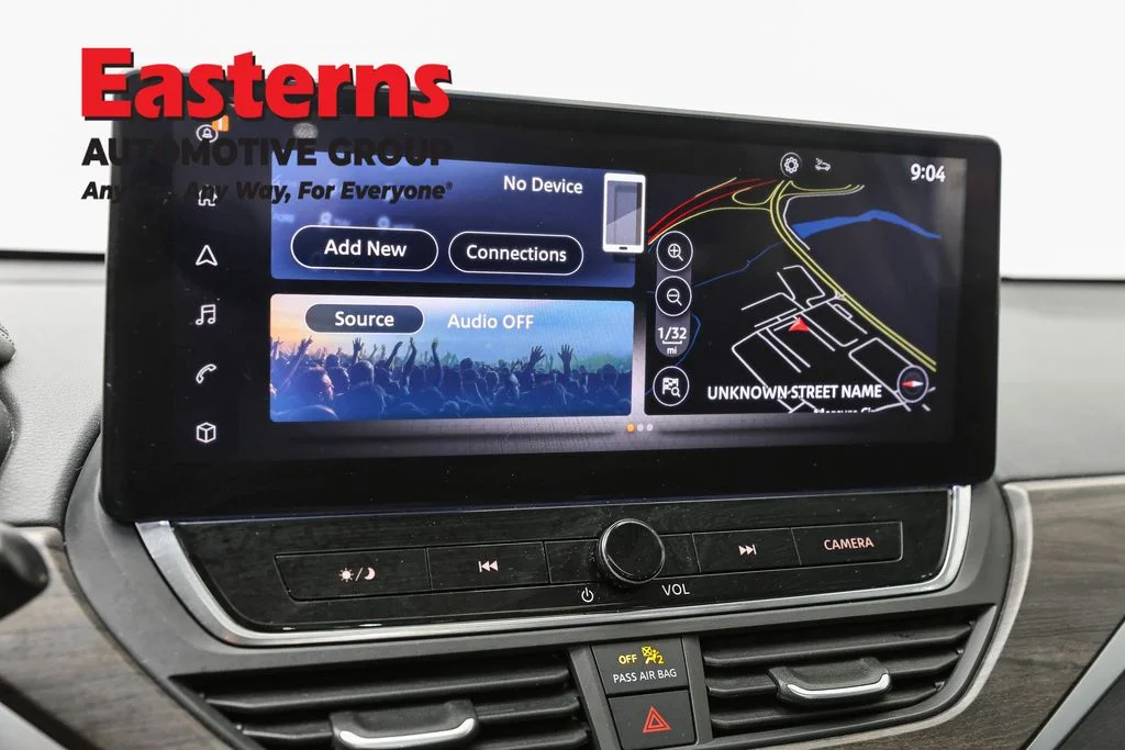 Used 2023 Silver Nissan 2.5 SV image 19