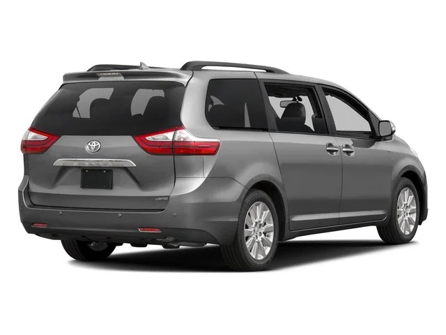 Used 2017 Blizzard Pearl Toyota XLE Premium image 2