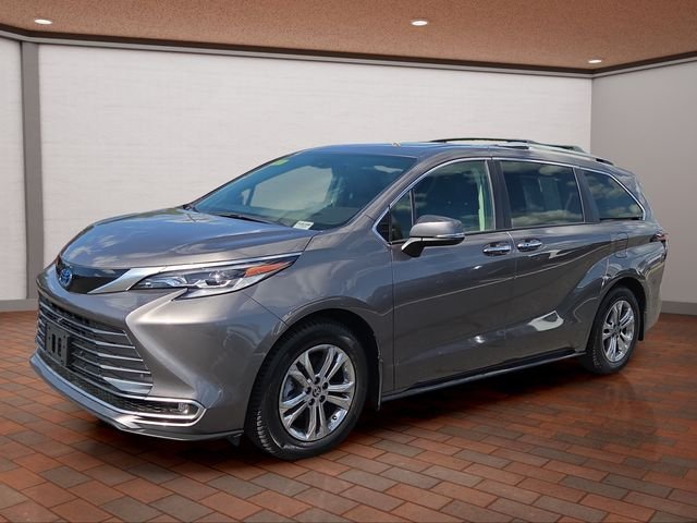 Used 2022 Gray Toyota Platinum image 32