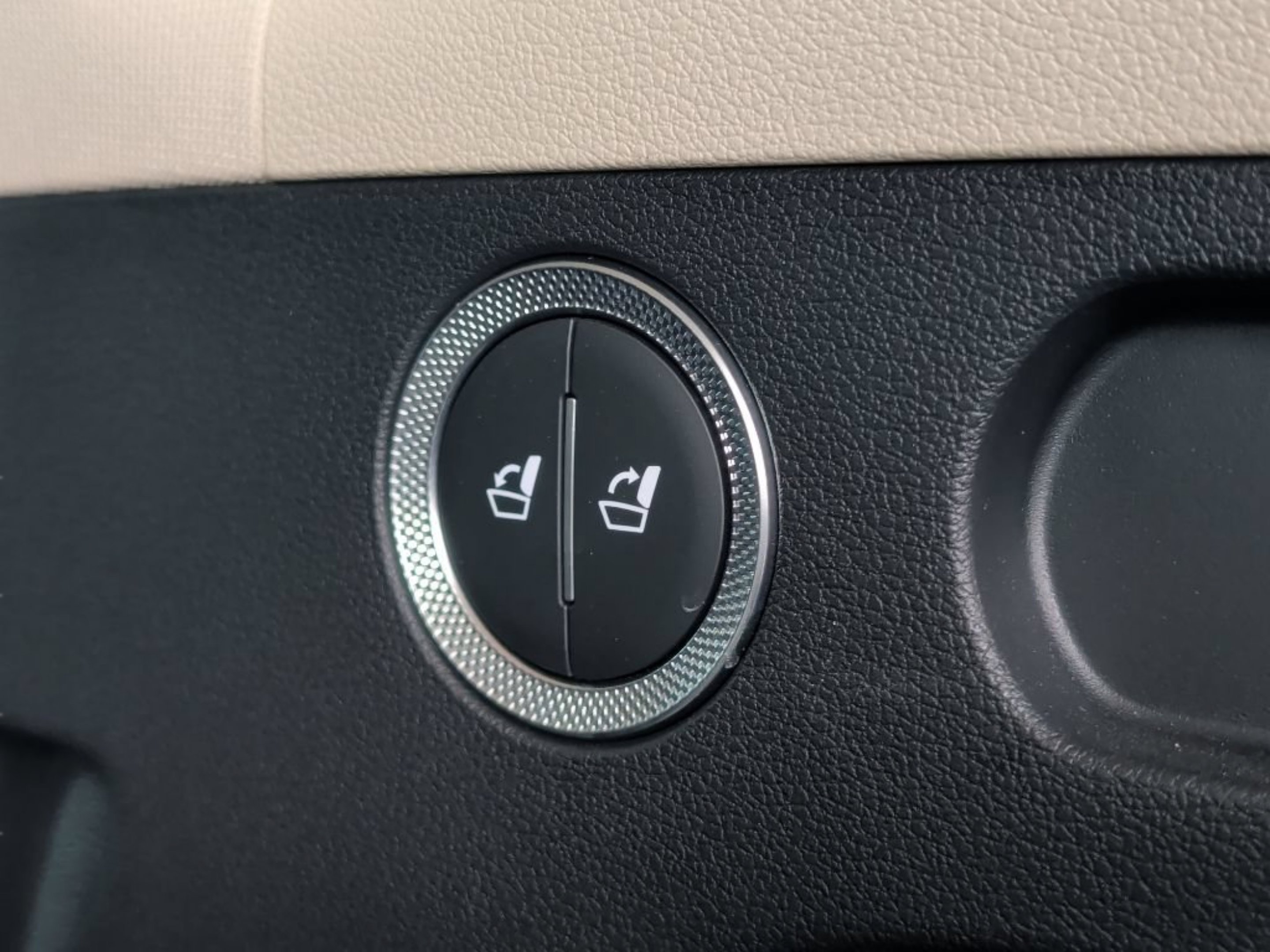 2024 GENESIS GV80 Standard - Photo 40