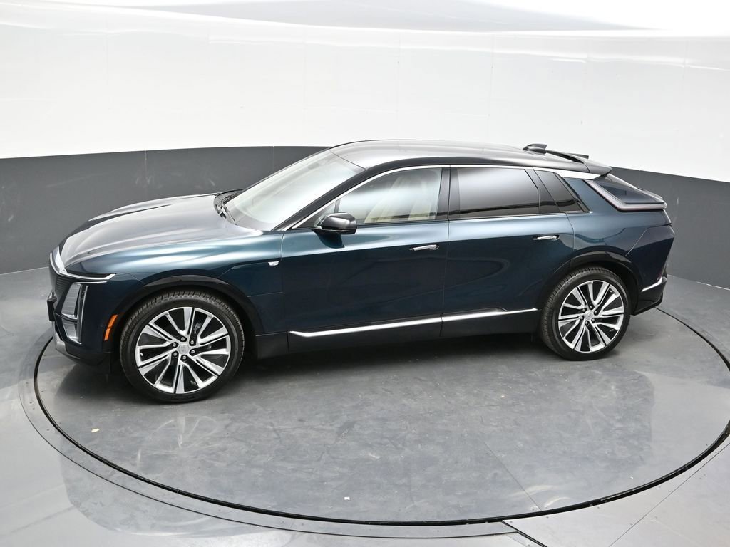 2025 Cadillac LYRIQ Luxury 3 - Photo 28