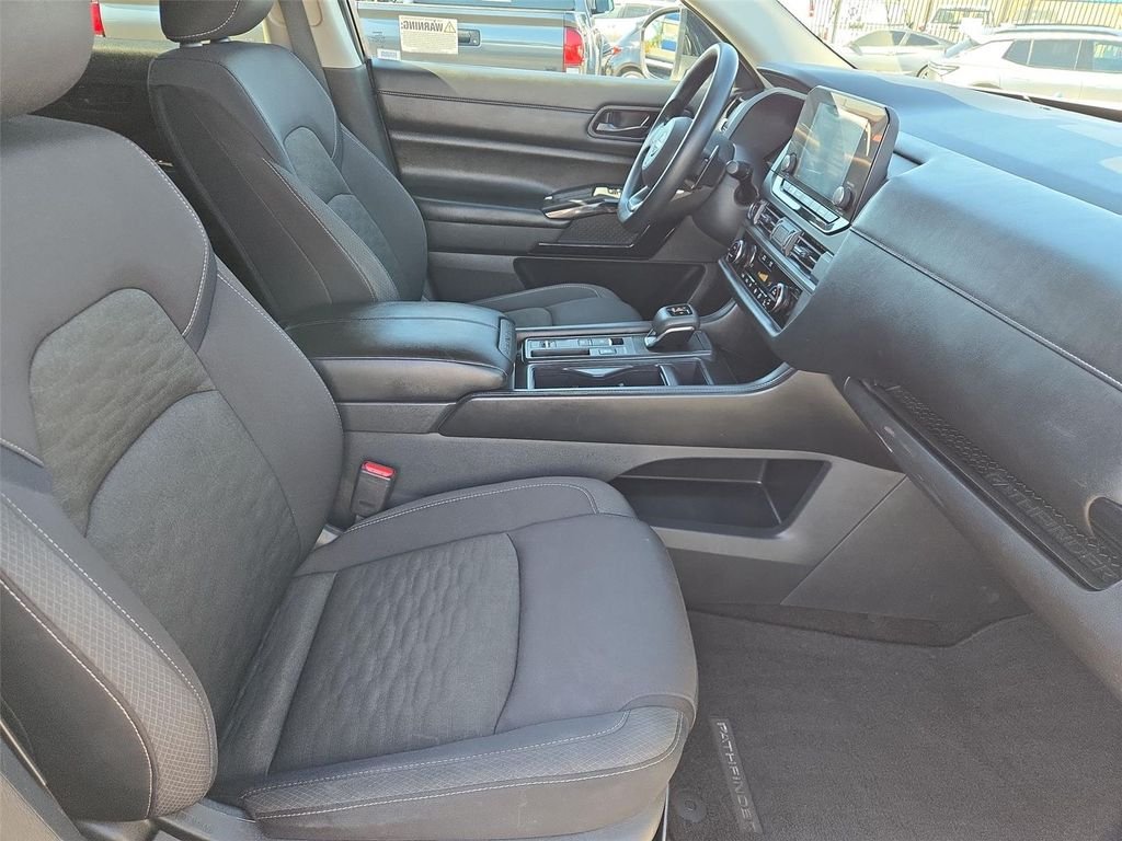 2024 Nissan Pathfinder S - Photo 19